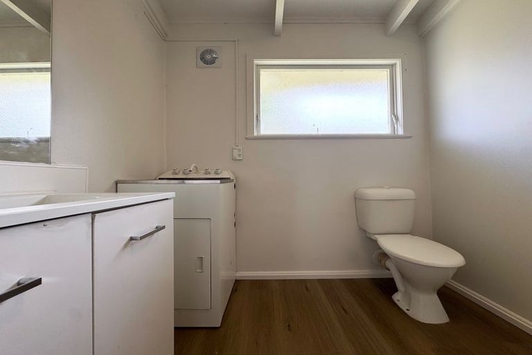 Photo of property in 2/17 Glengarry Road, Glen Eden, Auckland, 0602