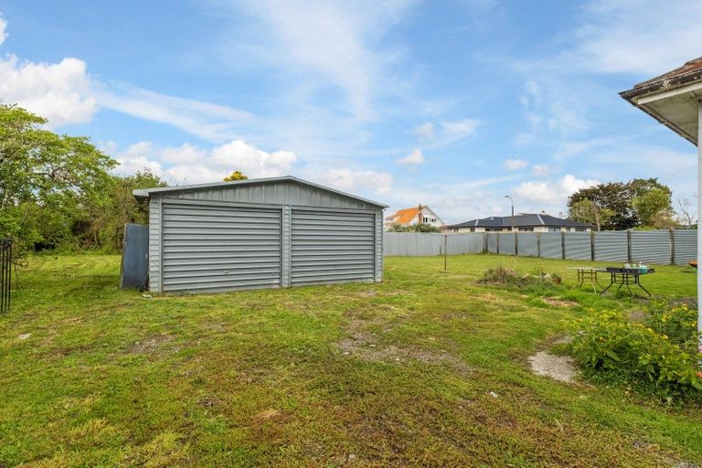 Photo of property in 31 Exeter Crescent, Takaro, Palmerston North, 4412