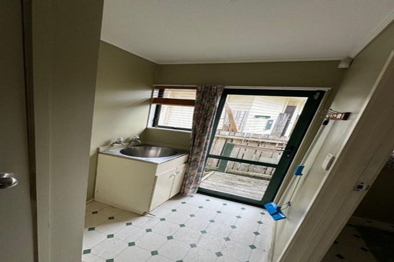 Photo of property in 12 Friedlanders Road, Manurewa, Auckland, 2102