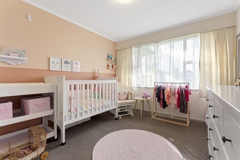 Photo of property in 1 Kimberley Grove, Westbrook, Palmerston North, 4412