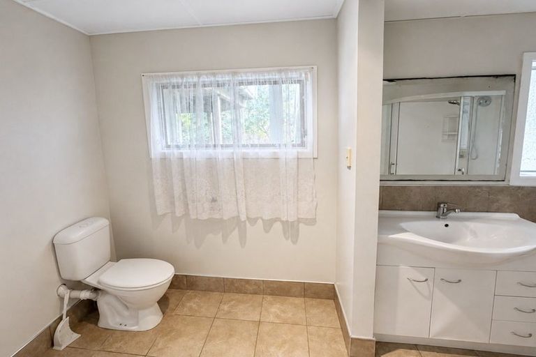 Photo of property in 28 Halver Road, Hillpark, Auckland, 2102