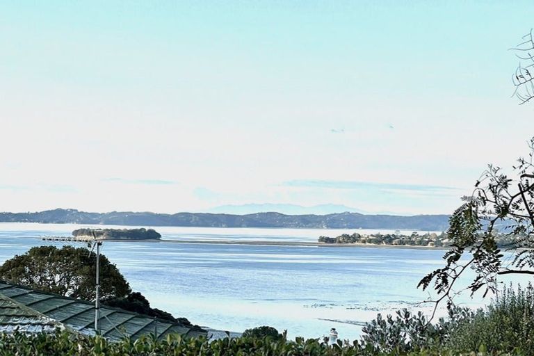 Photo of property in 11 View Road, Shelly Park, Auckland, 2014