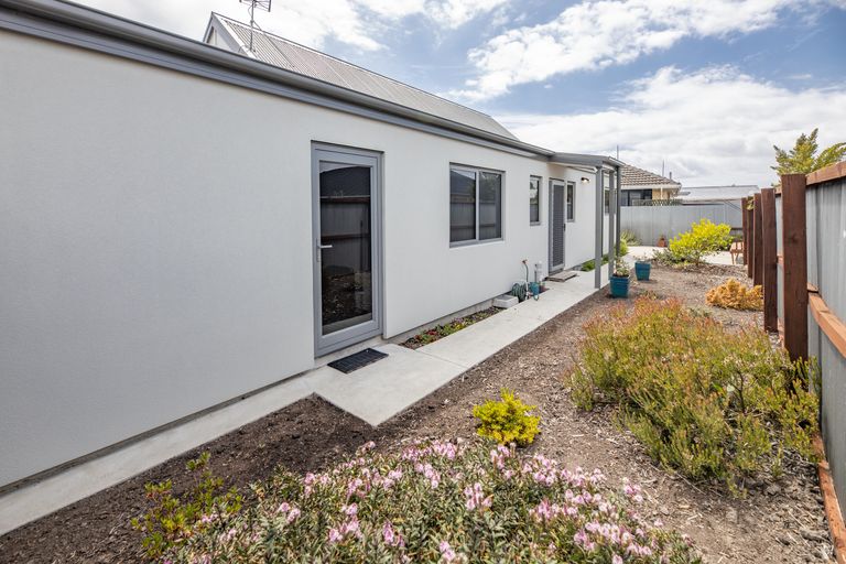 Photo of property in 1/49 Castletown Place, New Brighton, Christchurch, 8083