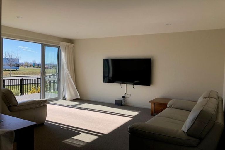 Photo of property in 43 Pegasus Boulevard, Pegasus, 7612