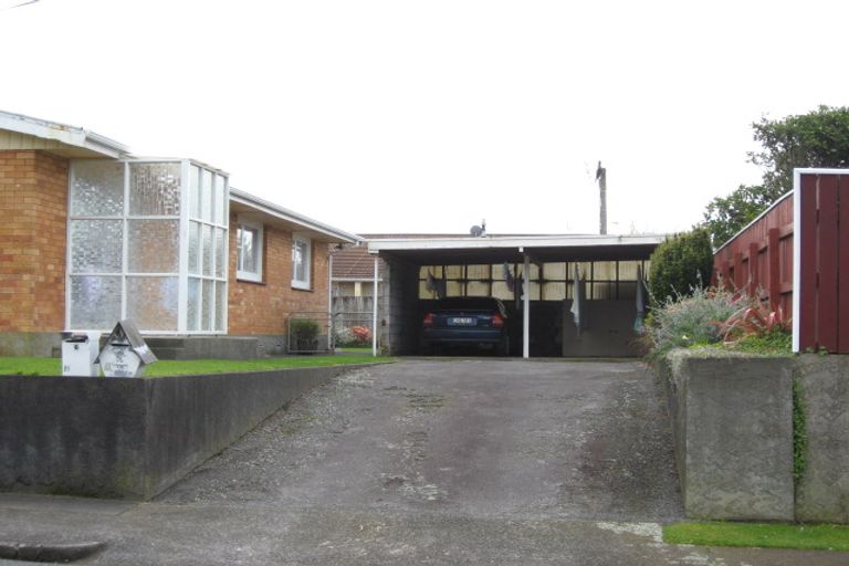 Photo of property in 2/6 Essex Street, Vogeltown, New Plymouth, 4310