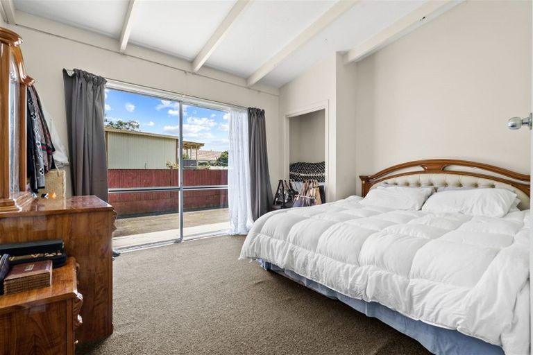 Photo of property in 102 Beaumonts Way, Manurewa, Auckland, 2102