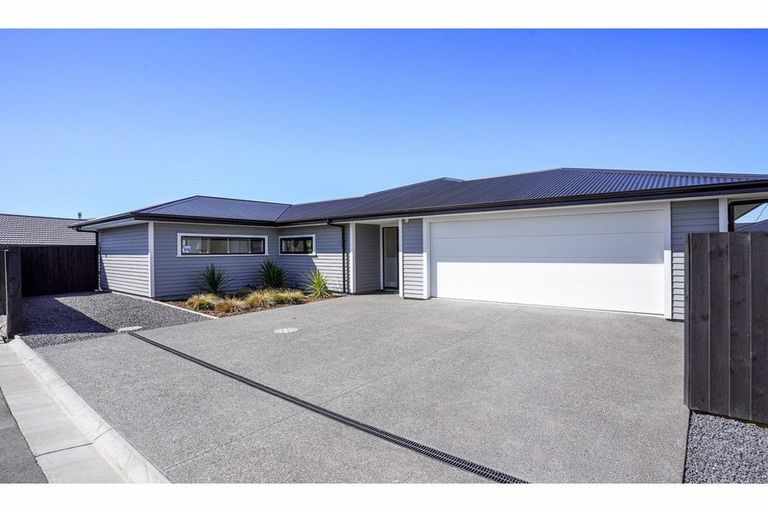 Photo of property in 7 Clonbunny Close, Rolleston, 7614