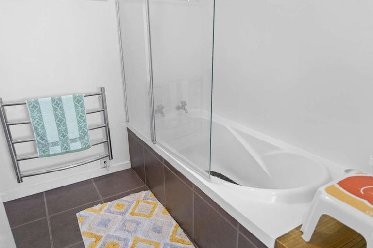 Photo of property in 9 Castle Crescent, Stokes Valley, Lower Hutt, 5019