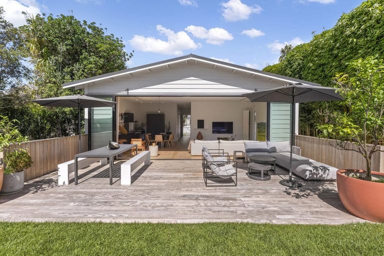 Photo of property in 41 Sackville Street, Grey Lynn, Auckland, 1021