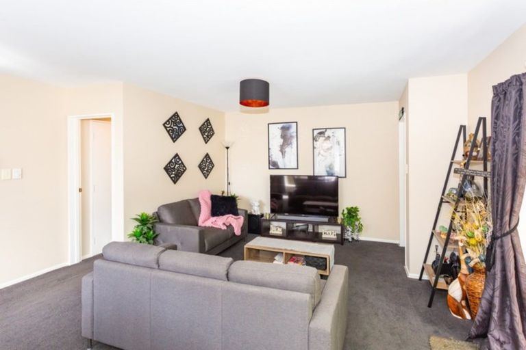 Photo of property in 2/19 Thistledown Place, Woolston, Christchurch, 8062