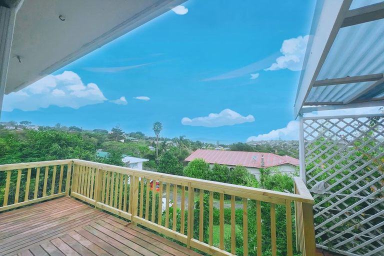 Photo of property in 61 Lyons Avenue, Murrays Bay, Auckland, 0630