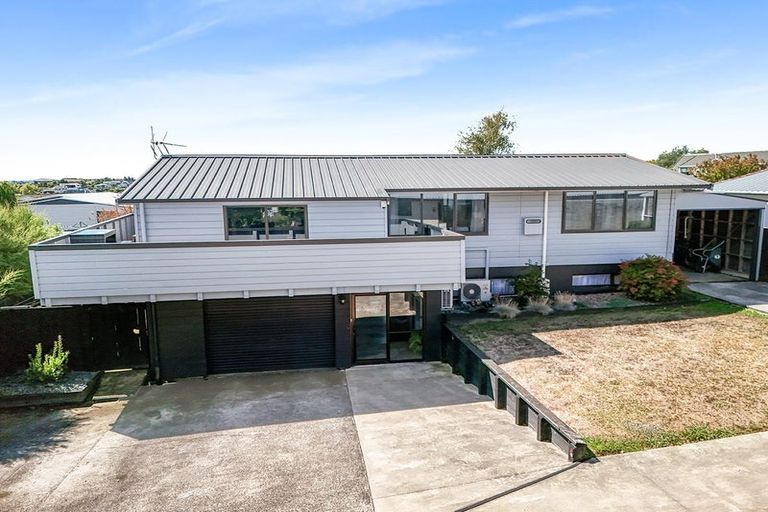 Photo of property in 25a Pohutukawa Drive, Pukete, Hamilton, 3200