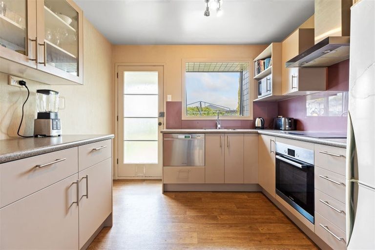 Photo of property in 142 Matsons Avenue, Papanui, Christchurch, 8053