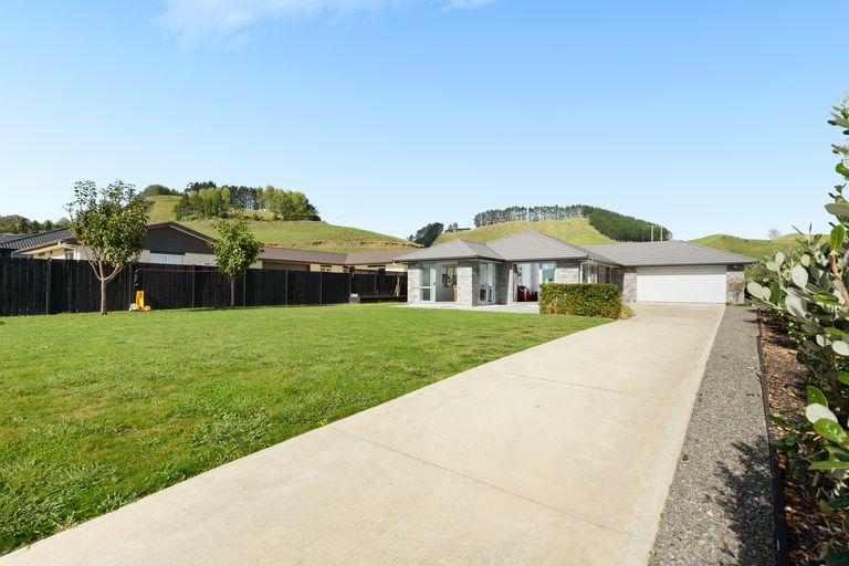 Photo of property in 216 Ballintoy Park Drive, Welcome Bay, Tauranga, 3175