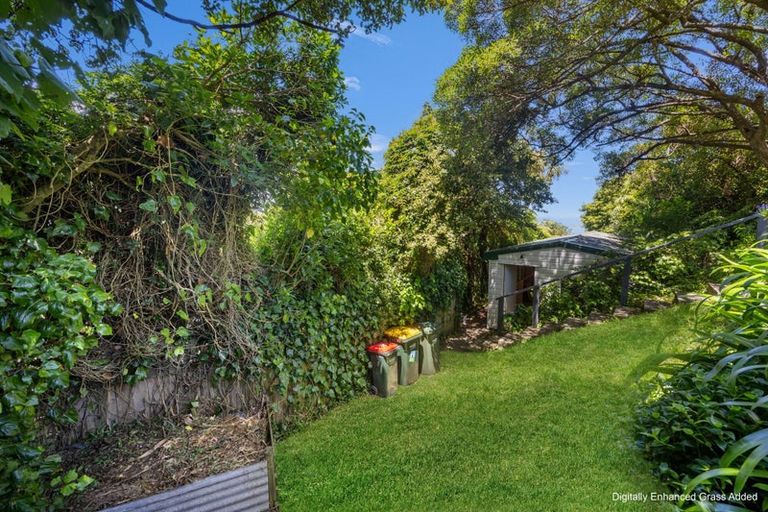 Photo of property in 4 Pekanga Road, Normandale, Lower Hutt, 5010