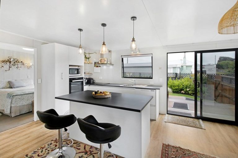 Photo of property in 15a Roore Street, Foxton Beach, Foxton, 4815