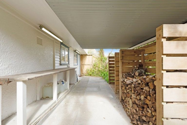 Photo of property in 2 Lambeth Road, Northland, Wellington, 6012