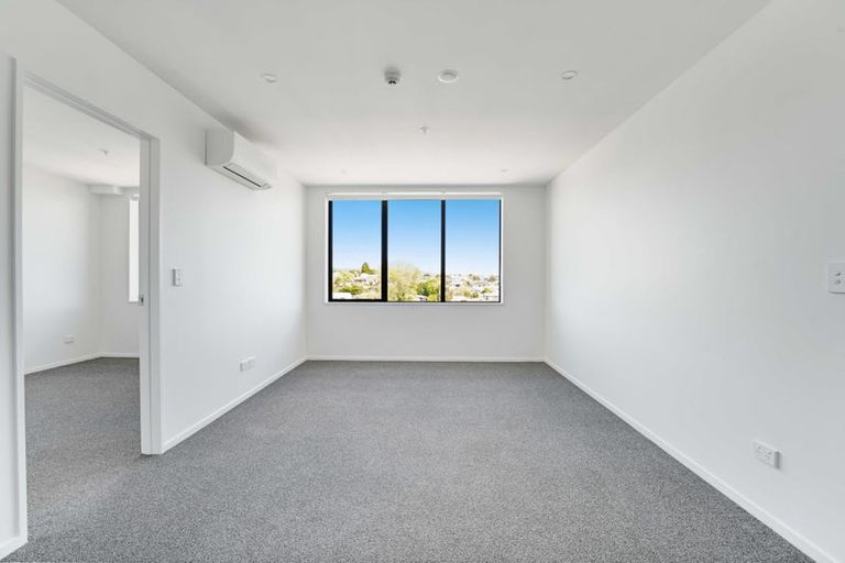 Photo of property in 101/3 Rauemi Way, Te Atatu South, Auckland, 0610