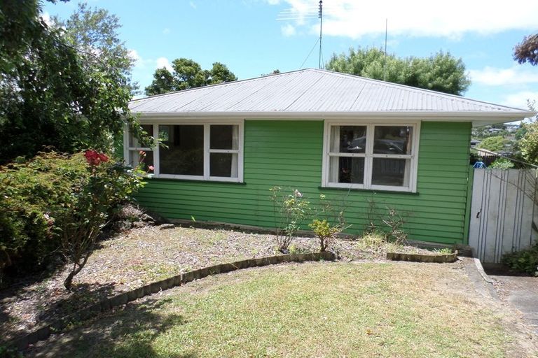 Photo of property in 40 Arlette Place, Massey, Auckland, 0614