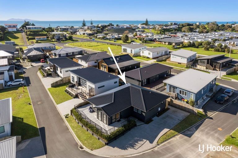 Photo of property in 5 Moet Crescent, Waihi Beach, 3611