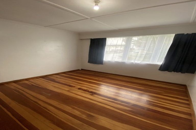 Photo of property in 60 Tremewan Street, Tawa, Wellington, 5028