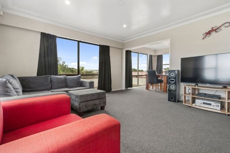 Photo of property in 33 School Road, Te Atatu South, Auckland, 0610