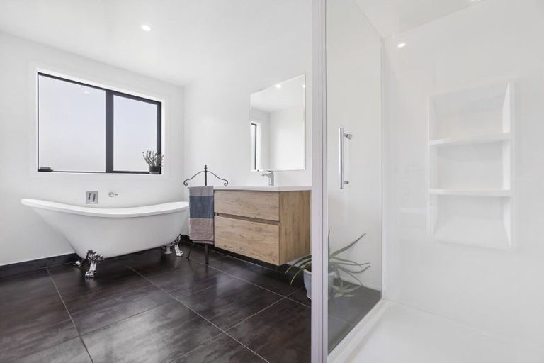 Photo of property in 12 Robrosa Street, Wanaka, 9305