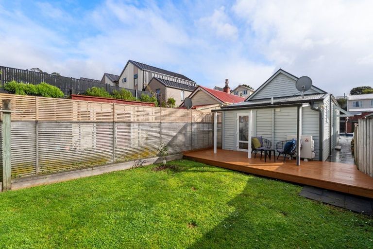 Photo of property in 17 Rolleston Street, Mount Cook, Wellington, 6021