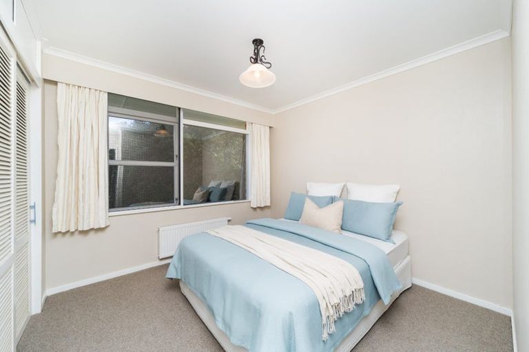 Photo of property in 65 Wikiriwhi Crescent, Awapuni, Palmerston North, 4412