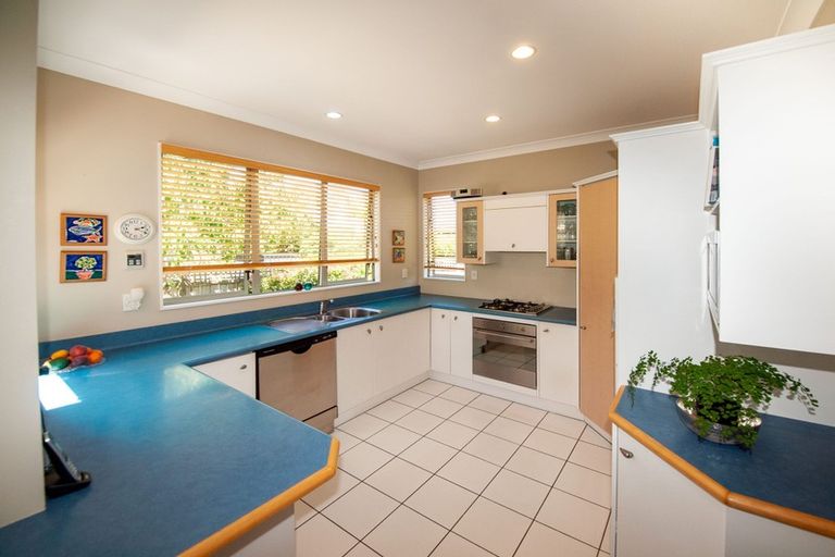 Photo of property in 19 Chippenham Grove, Churton Park, Wellington, 6037