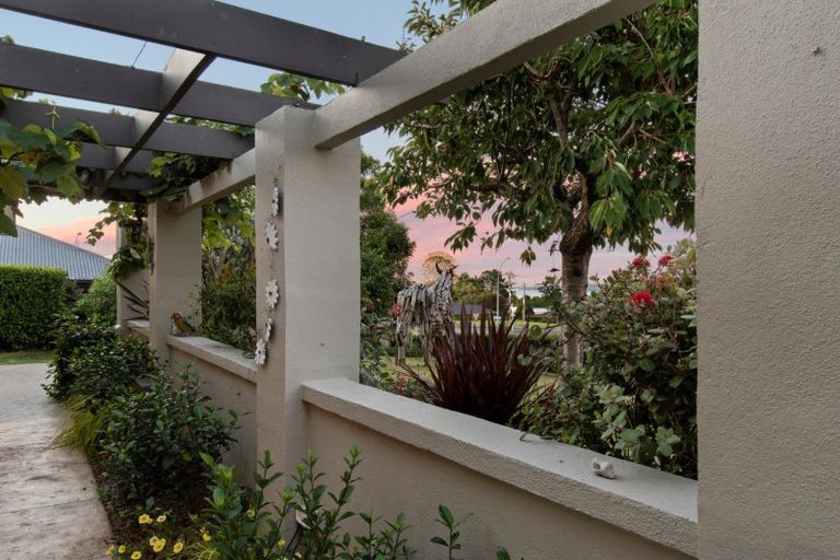 Photo of property in 14 Olive Close, Omokoroa, 3114