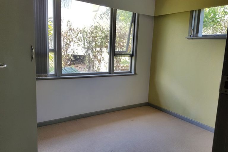 Photo of property in 14 Bruce Road, Glenfield, Auckland, 0629
