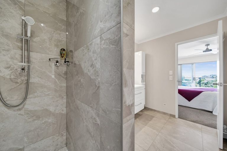 Photo of property in 5 Condor Crescent, Waiwhakaiho, New Plymouth, 4312