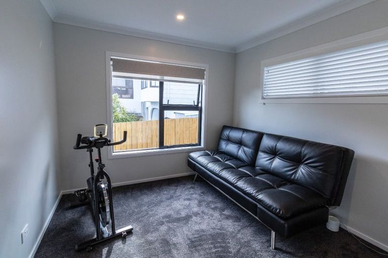 Photo of property in 49 Mercury Way, Whitby, Porirua, 5024