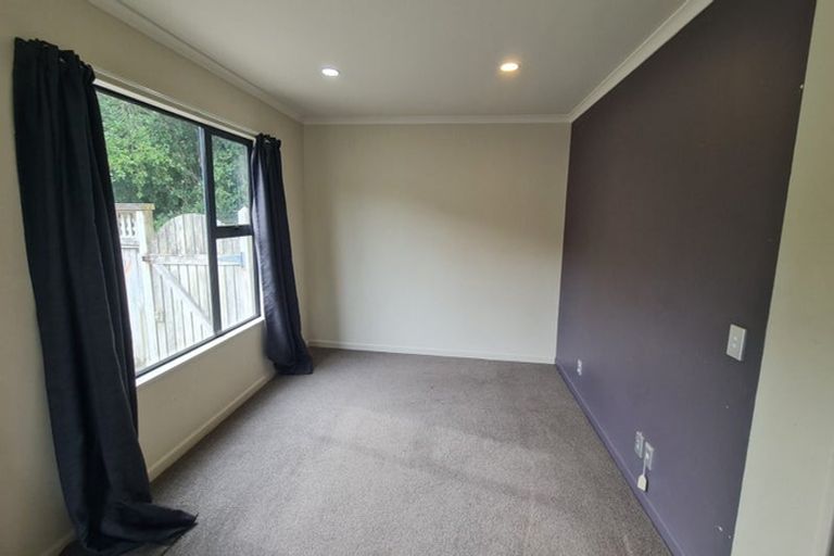 Photo of property in 30a Domanski Crescent, Owhiro Bay, Wellington, 6023