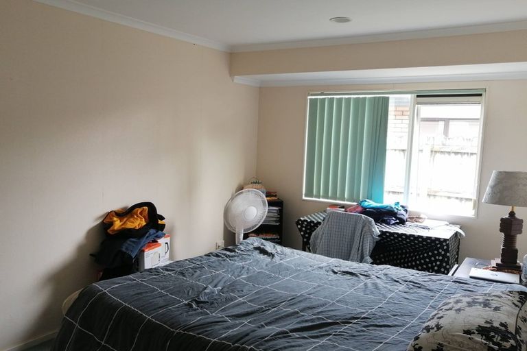 Photo of property in 14 Mellefont Close, East Tamaki Heights, Auckland, 2016