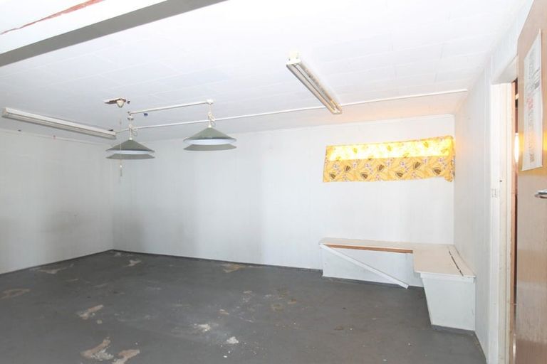 Photo of property in 25 Lynmore Drive, Hillpark, Auckland, 2102