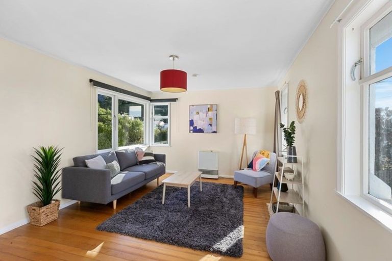 Photo of property in 37 Clifford Road, Johnsonville, Wellington, 6037