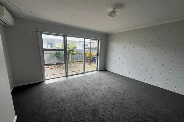 Photo of property in 2/206 Ruahine Street, Roslyn, Palmerston North, 4414