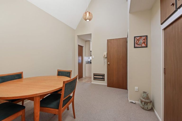 Photo of property in 2/4 Gatonby Place, Avonhead, Christchurch, 8042