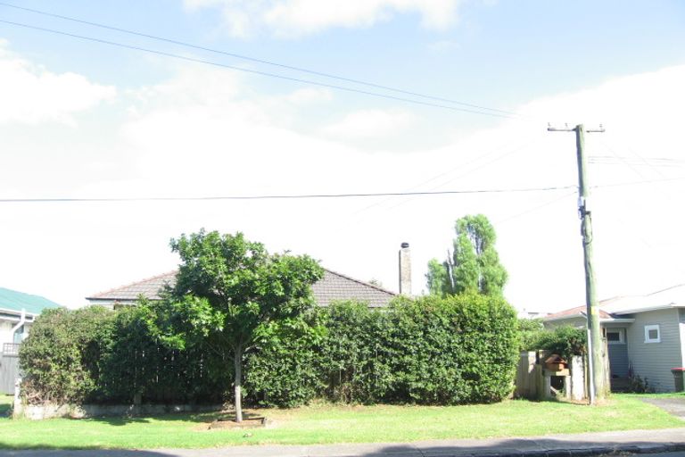 Photo of property in 208 Captain Springs Road, Onehunga, Auckland, 1061