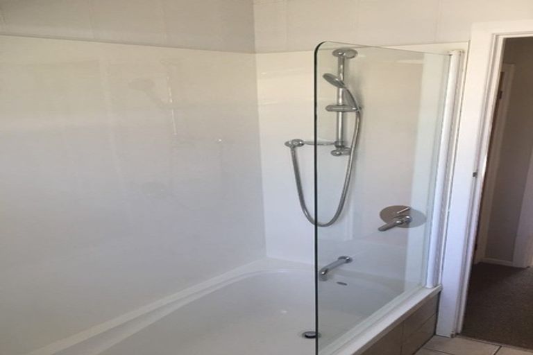 Photo of property in 3/13 Otakau Road, Milford, Auckland, 0620