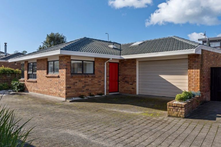 Photo of property in 10 Terrace Avenue, Mount Maunganui, 3116