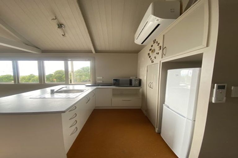 Photo of property in 144 Wade River Road, Wade Heads, Whangaparaoa, 0932