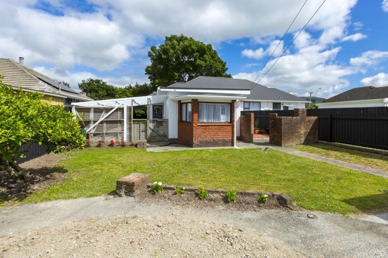 Photo of property in 379 Cambridge Terrace, Naenae, Lower Hutt, 5011