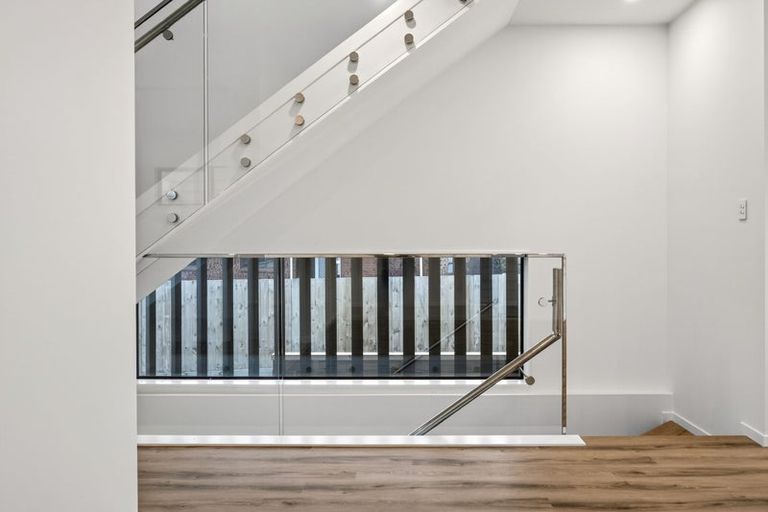 Photo of property in 27 Jandell Crescent, Bucklands Beach, Auckland, 2014