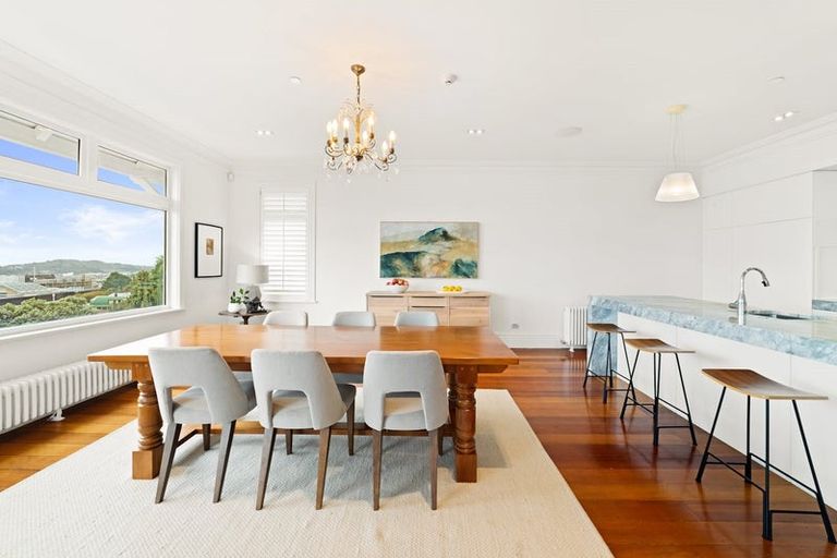 Photo of property in 8 Central Terrace, Kelburn, Wellington, 6012