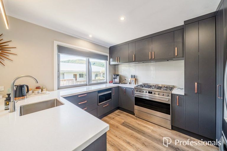 Photo of property in 25 Kendal Grove, Wainuiomata, Lower Hutt, 5014