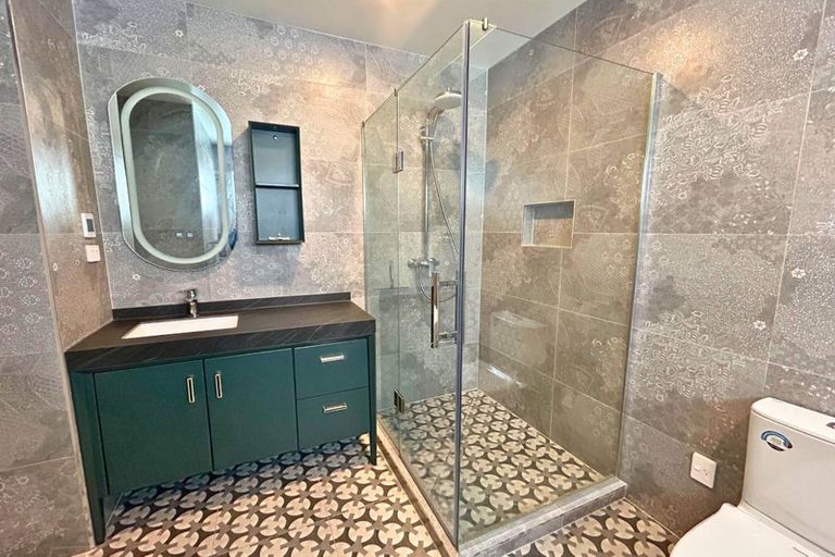 Photo of property in 42 Montgomery Avenue, Belmont, Auckland, 0622