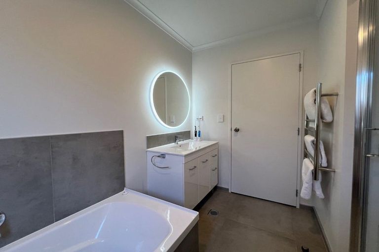 Photo of property in 33 Katipo Road, Takanini, 2112